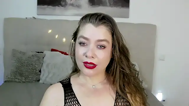 Snapshot of PetersEmily chatting on 12/12/24, 01:06 PetersEmily online show from 12/12/24, 01:06