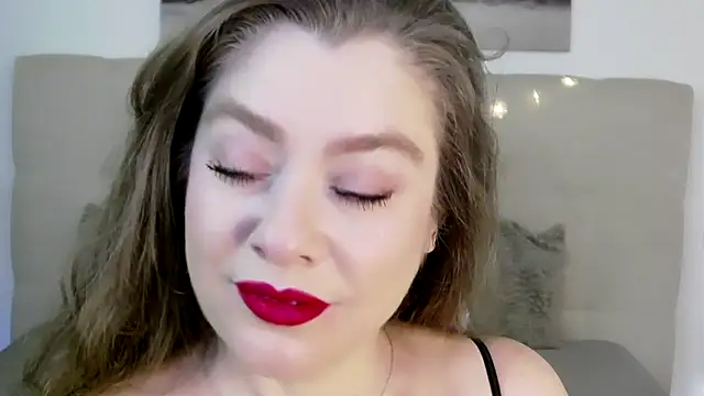 Snapshot of PetersEmily chatting on 12/20/24, 03:00 PetersEmily online show from 12/20/24, 03:00