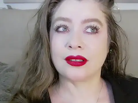 Snapshot of PetersEmily chatting on 01/08/25, 05:05 PetersEmily online show from 01/08/25, 05:05