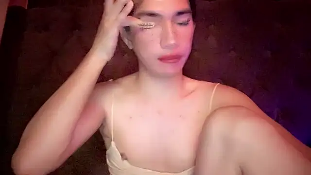 Snapshot of QUEEN_LILITH chatting on 11/18/25, 08:08 QUEEN LILITH online show from 11/18/25, 08:08