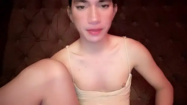 Snapshot of QUEEN_LILITH chatting on 11/22/25, 05:06 QUEEN LILITH online show from 11/22/25, 05:06