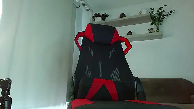 Snapshot of Robyn_Miller chatting on 09/12/25, 01:33 Robyn Miller online show from 09/12/25, 01:33