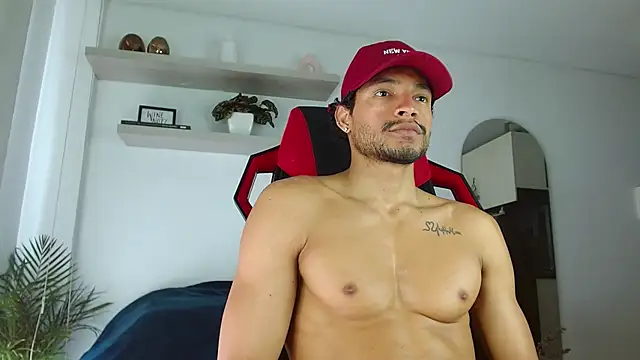 Snapshot of Robyn_Miller chatting on 10/03/25, 02:14 Robyn Miller online show from 10/03/25, 02:14