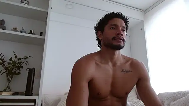 Snapshot of Robyn_Miller chatting on 10/15/25, 01:55 Robyn Miller online show from 10/15/25, 01:55