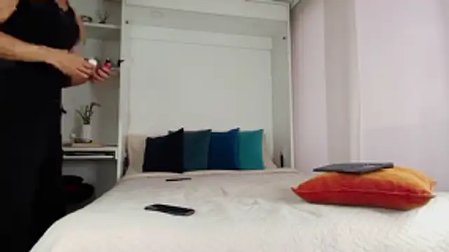 Snapshot of Robyn_Miller chatting on 10/25/25, 10:37 Robyn Miller online show from 10/25/25, 10:37