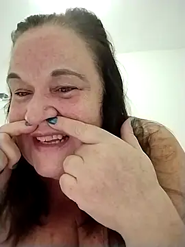 Snapshot of Yaya_Mineira chatting on 11/05/25, 09:48 Yaya Mineira online show from 11/05/25, 09:48