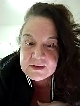 Snapshot of Yaya_Mineira chatting on 11/07/25, 10:43 Yaya Mineira online show from 11/07/25, 10:43