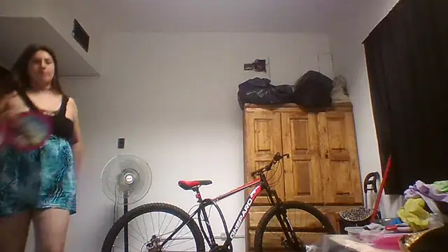 Snapshot of La_pauli_latina chatting on 12/10/24, 04:45 La pauli latina online show from 12/10/24, 04:45