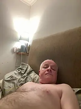 Snapshot of locallad88 chatting on 01/12/25, 08:14 locallad88 online show from 01/12/25, 08:14