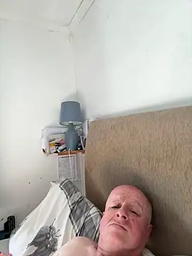 Snapshot of locallad88 chatting on 09/08/25, 03:44 locallad88 online show from 09/08/25, 03:44