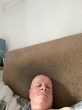 Snapshot of locallad88 chatting on 10/26/25, 11:49 locallad88 online show from 10/26/25, 11:49