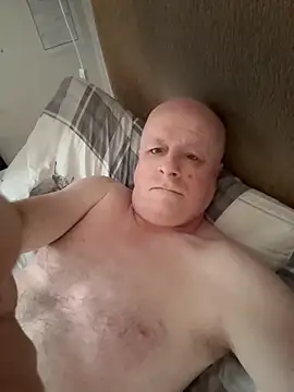 Snapshot of locallad88 chatting on 11/02/25, 08:17 locallad88 online show from 11/02/25, 08:17