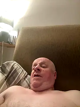 Snapshot of locallad88 chatting on 11/04/25, 11:26 locallad88 online show from 11/04/25, 11:26