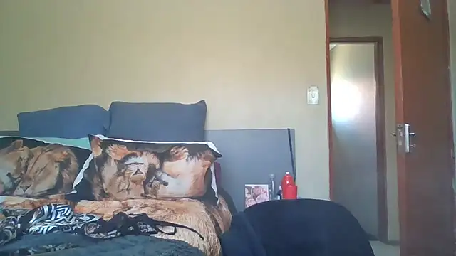 Snapshot of EbonySeductressx chatting on 10/24/25, 10:11 EbonySeductressx online show from 10/24/25, 10:11