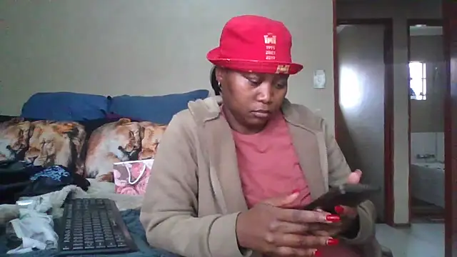 Snapshot of EbonySeductressx chatting on 10/29/25, 01:24 EbonySeductressx online show from 10/29/25, 01:24