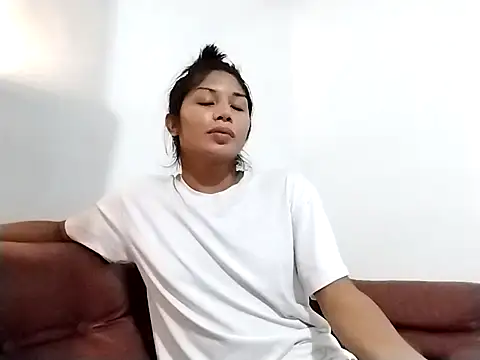 Snapshot of MaxxineMorenaTs chatting on 12/14/25, 08:35 MaxxineMorenaTs online show from 12/14/25, 08:35