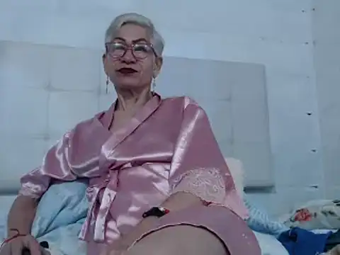 Miss Monserrate online show from 01/03/25, 02:40