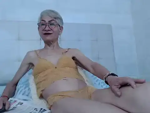 Miss Monserrate online show from 01/10/25, 02:02