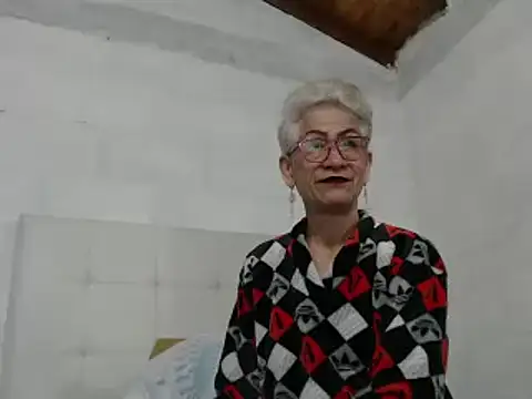 Miss Monserrate online show from 01/17/25, 10:11
