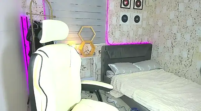 AlexandraMooree online show from 01/13/25, 02:39