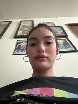 AlexandraMooree online show from 02/14/25, 12:03