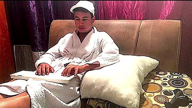 Snapshot of camilovaron chatting on 02/06/25, 12:33 camilovaron online show from 02/06/25, 12:33