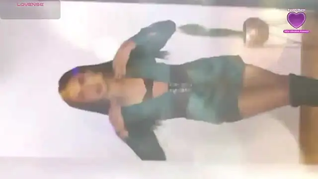 Snapshot of sweetcata23 chatting on 12/17/25, 08:04 sweetcata23 online show from 12/17/25, 08:04