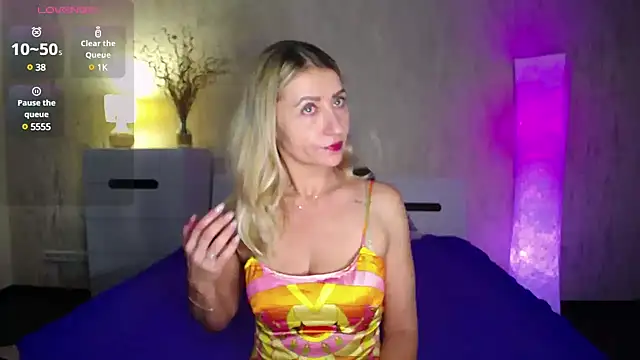 ZoeGrant online show from 12/21/24, 07:27