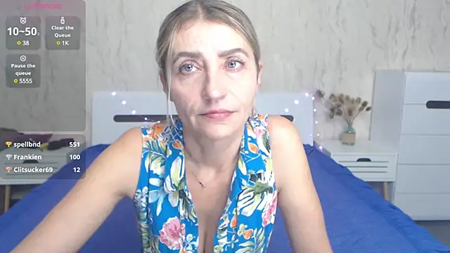 ZoeGrant online show from 12/24/24, 10:06