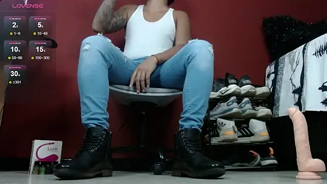 TomLover 12 online show from 12/06/24, 10:49