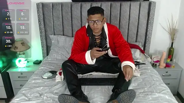 TomLover 12 online show from 12/18/24, 09:40