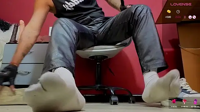 TomLover 12 online show from 10/16/25, 01:39