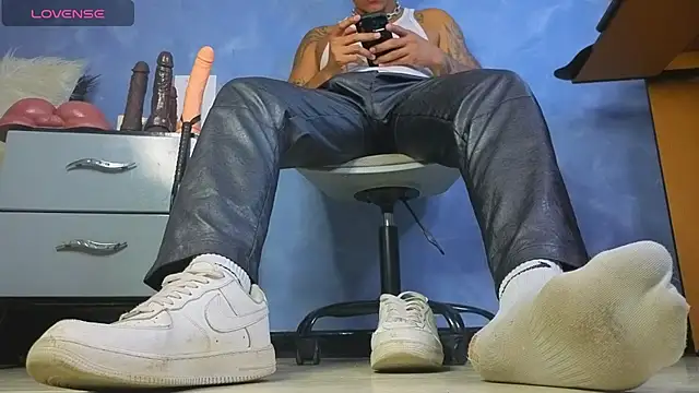 TomLover 12 online show from 08/04/26, 04:20
