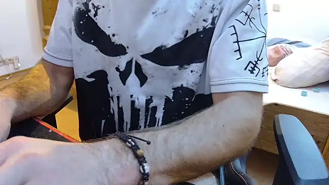 KmlBI26 online show from 10/28/25, 07:05