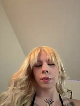 BiancaValentina online show from 07/20/26, 06:17
