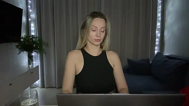 Alice Wonders online show from 12/14/24, 07:46