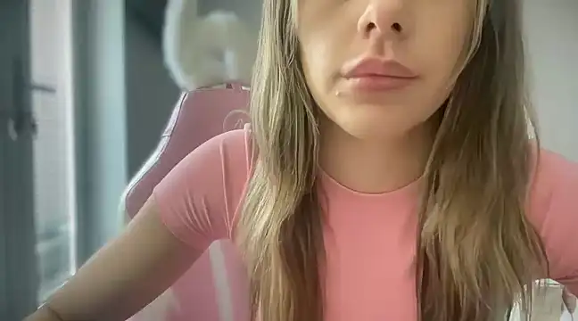 Snapshot of Lillymariee chatting on 01/03/25, 02:51 Lillymariee online show from 01/03/25, 02:51