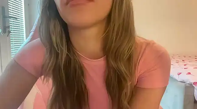 Snapshot of Lillymariee chatting on 02/15/25, 12:11 Lillymariee online show from 02/15/25, 12:11