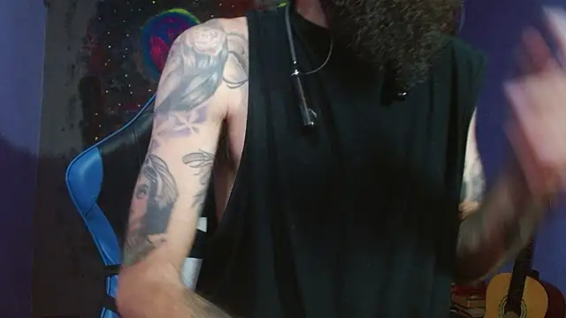 Snapshot of Tatted21xxx chatting on 01/03/25, 03:33 Tatted21xxx online show from 01/03/25, 03:33