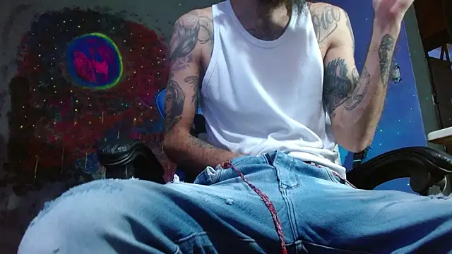 Snapshot of Tatted21xxx chatting on 01/14/25, 04:36 Tatted21xxx online show from 01/14/25, 04:36