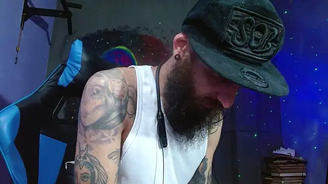 Snapshot of Tatted21xxx chatting on 01/17/25, 05:53 Tatted21xxx online show from 01/17/25, 05:53