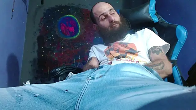 Snapshot of Tatted21xxx chatting on 01/29/25, 01:37 Tatted21xxx online show from 01/29/25, 01:37