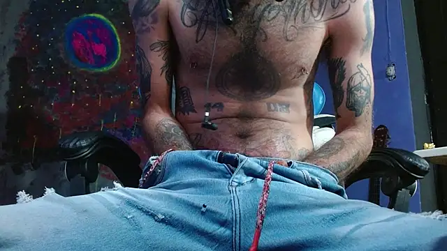 Snapshot of Tatted21xxx chatting on 01/29/25, 08:14 Tatted21xxx online show from 01/29/25, 08:14