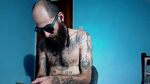 Snapshot of Tatted21xxx chatting on 03/12/25, 06:44 Tatted21xxx online show from 03/12/25, 06:44