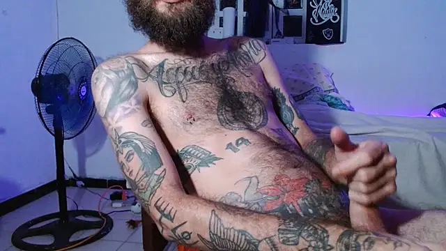 Snapshot of Tatted21xxx chatting on 10/20/25, 06:36 Tatted21xxx online show from 10/20/25, 06:36