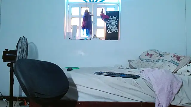 Snapshot of Tatted21xxx chatting on 10/24/25, 01:40 Tatted21xxx online show from 10/24/25, 01:40