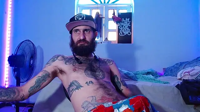 Snapshot of Tatted21xxx chatting on 10/26/25, 02:23 Tatted21xxx online show from 10/26/25, 02:23