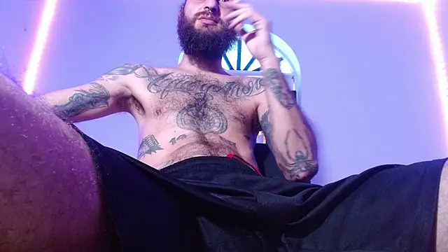 Snapshot of Tatted21xxx chatting on 11/04/25, 06:51 Tatted21xxx online show from 11/04/25, 06:51