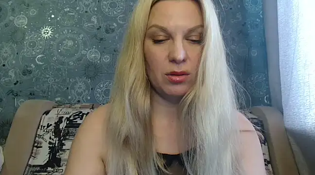 Snapshot of BlondeFox chatting on 01/25/25, 06:45 BlondeFox online show from 01/25/25, 06:45