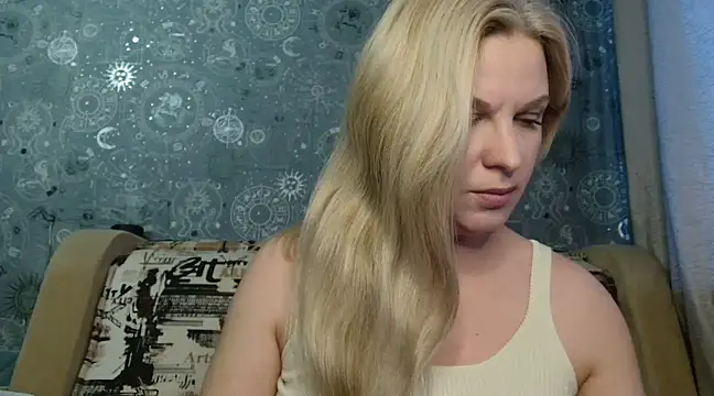 Snapshot of BlondeFox chatting on 02/03/25, 10:47 BlondeFox online show from 02/03/25, 10:47